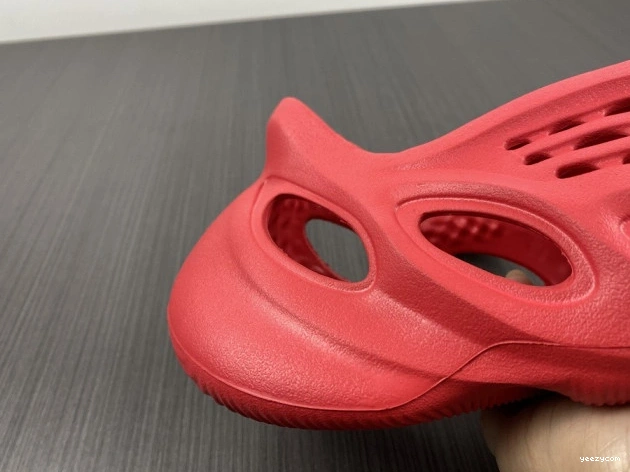 Yeezy CW3355 Adidas Foam Red 0707